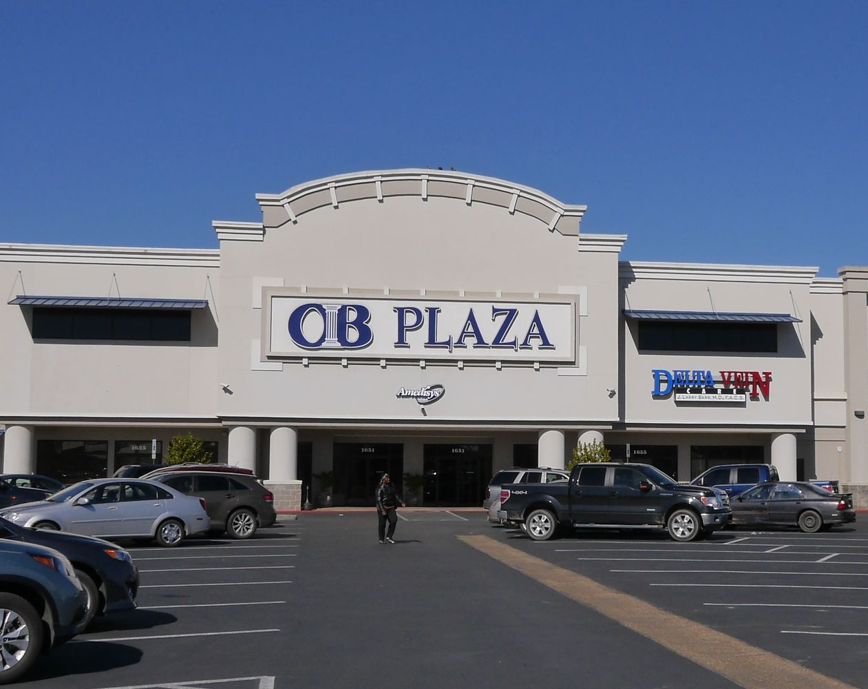 OIB PLAZA: 1651 Louisville Ave, Monroe, LA 71201